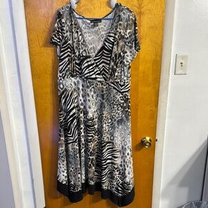 Frank Lyman Design Black and White Flutter Sleeve Midi Sundress